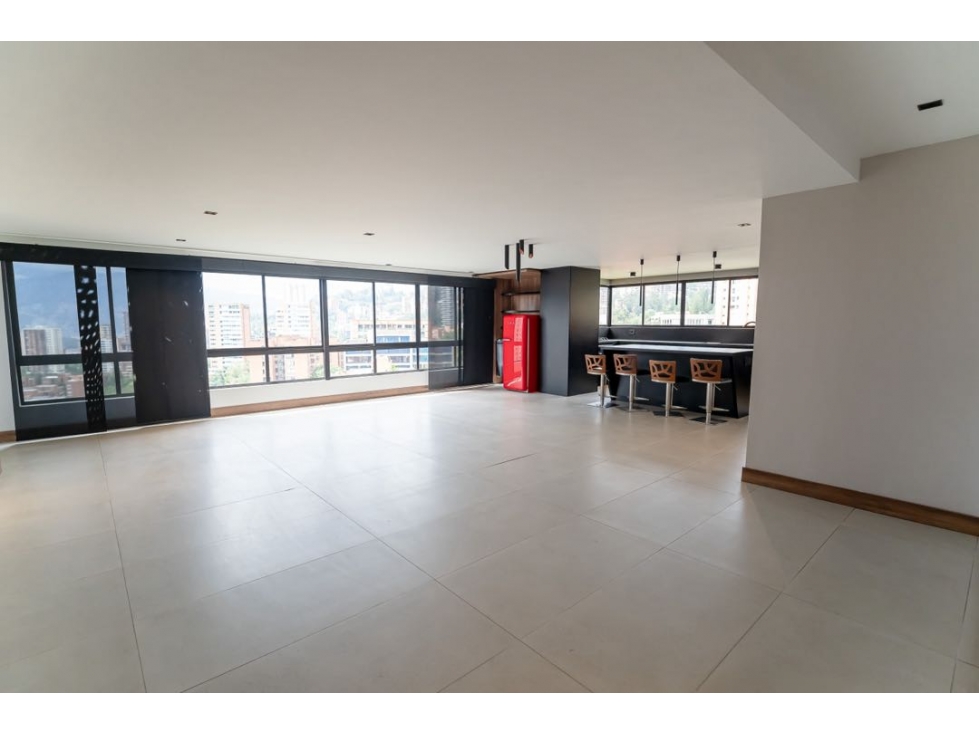 SE VENDE APARTAMENTO SECTOR VERONA, POBLADO 188.65 MT2