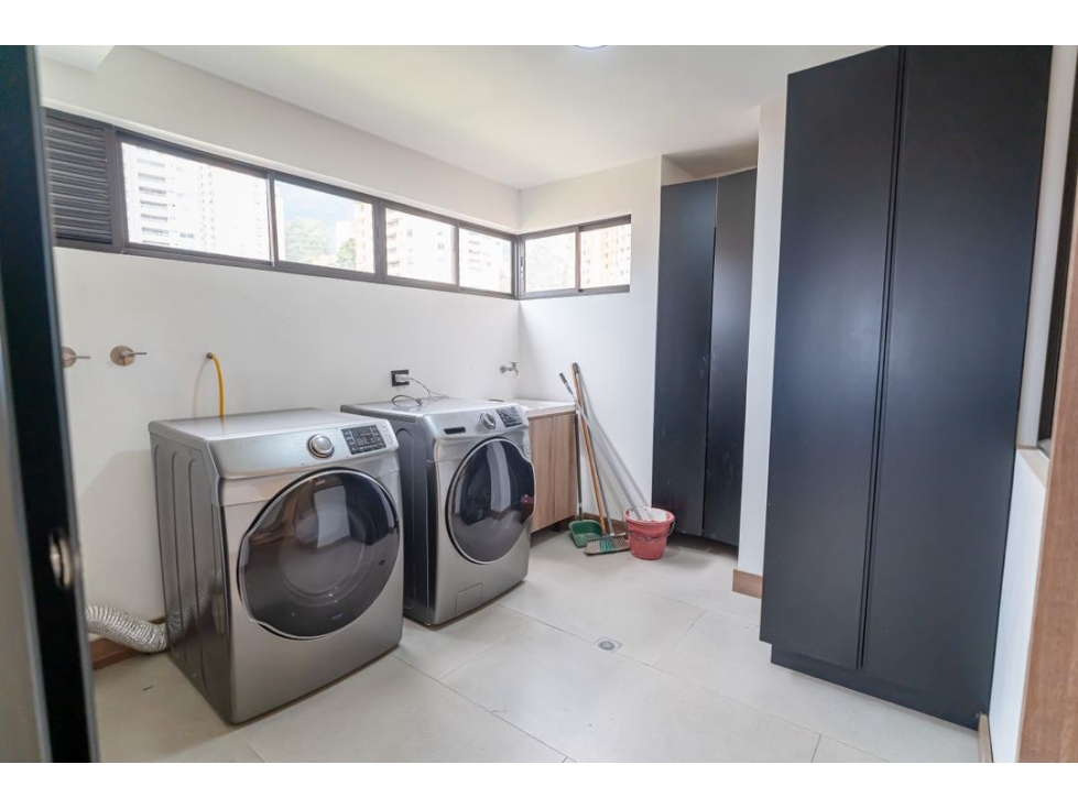 SE VENDE APARTAMENTO SECTOR VERONA, POBLADO 188.65 MT2 — foto 4