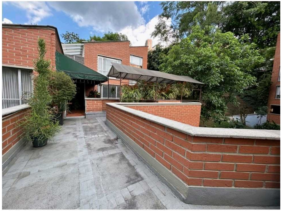 Vendo apartamento dúplex con terraza, jacuzzi y turco en el Poblad