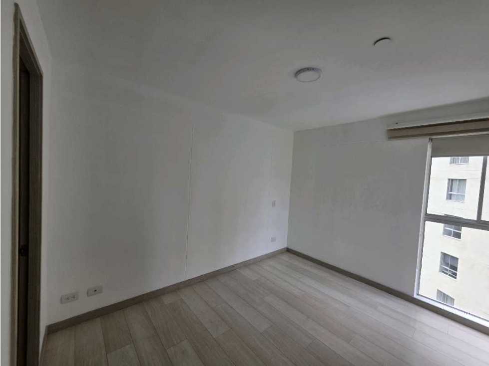VENTA DE APARTAMENTOEN SABANETA PARTE PLANA EN UNIDAD FAMILIAR — foto 5