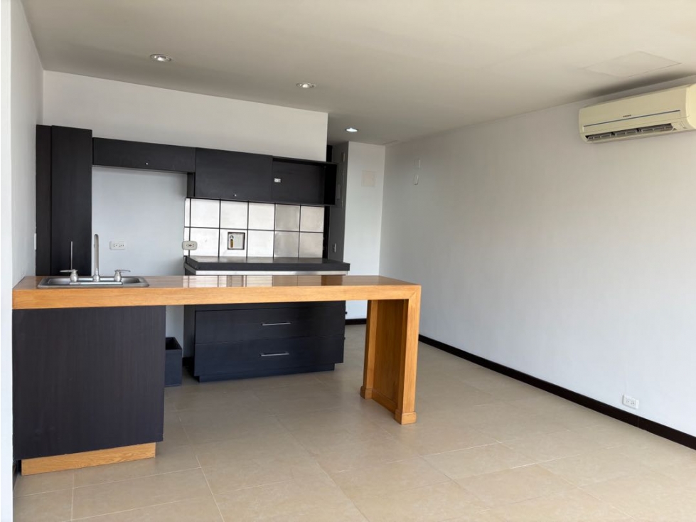 VENTA DE APARTOFICINA EL POBLADO MEDELLÍN ANTIQUIA — foto 2