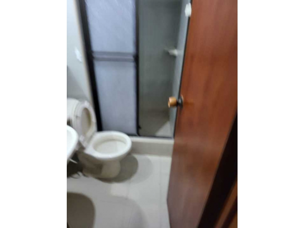 Venta de apto 3 habitaciones 2 baños cuarto de servicio — foto 2