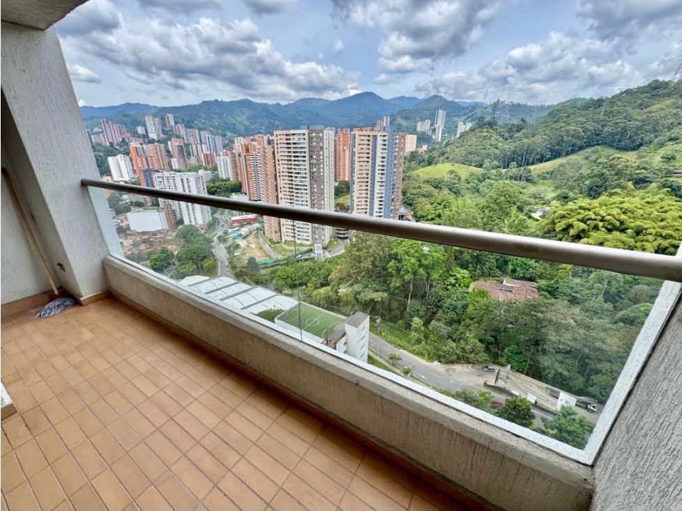 Venta de apto amplio en unidad campestre en sabaneta! Cerca a todo — foto 2