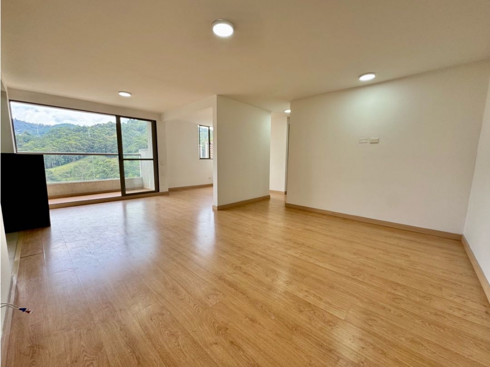 Venta de apto amplio en unidad campestre en sabaneta! Cerca a todo — foto 5
