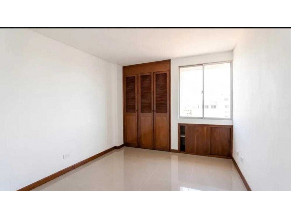 Venta de apto en la castellana — foto 4