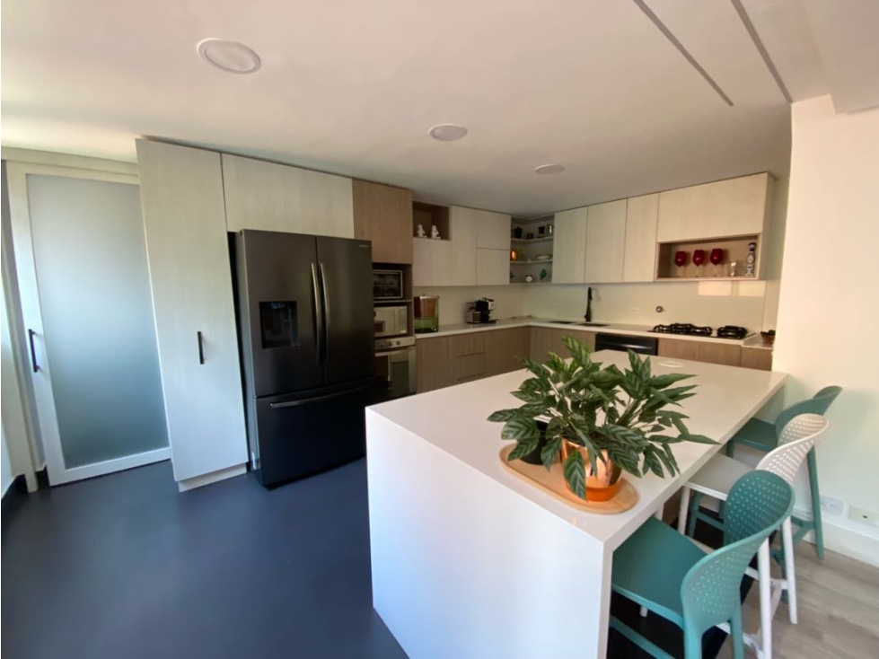 VENTA APARTAMENTO MILLA DE ORO. POBLADO