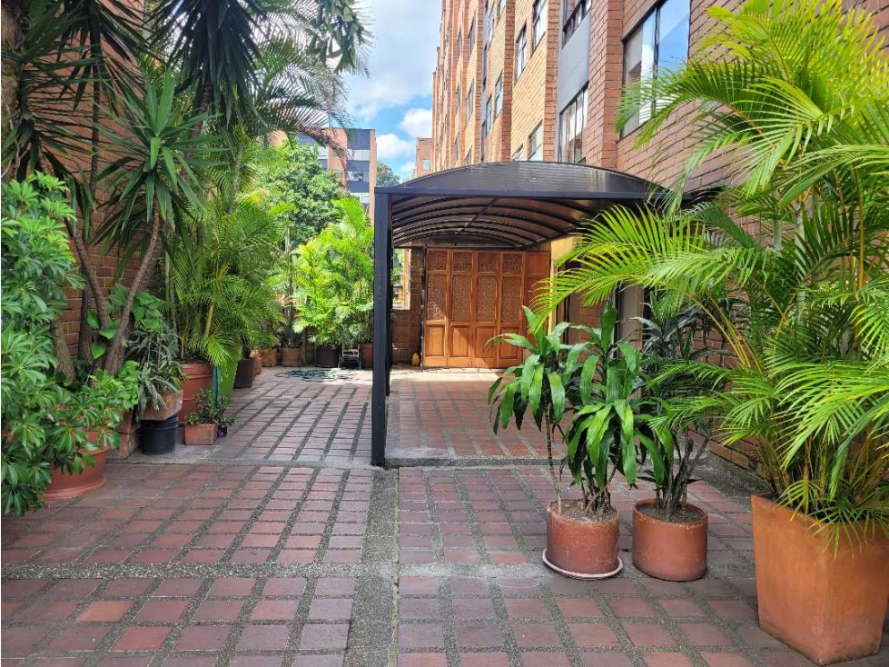 Venta de apto original en el Poblado Vizcaya. Gran Terraza