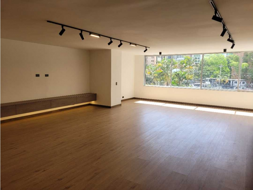 Venta o arriendo de apto remodelado en el Poblado Milla de Oro