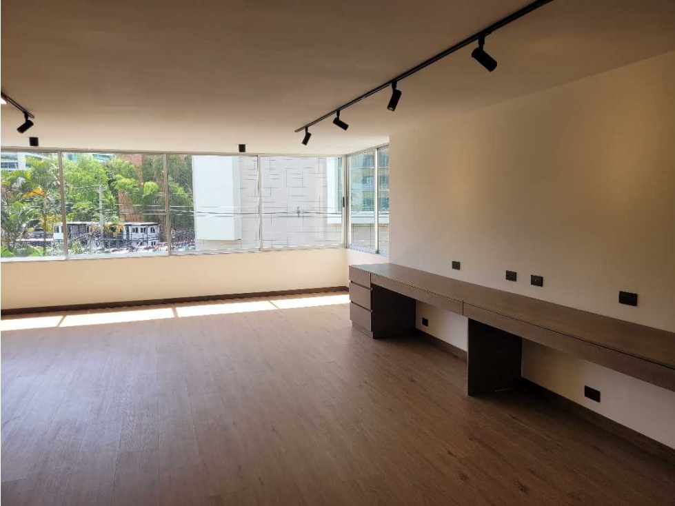 Venta o arriendo de apto remodelado en el Poblado Milla de Oro — foto 4