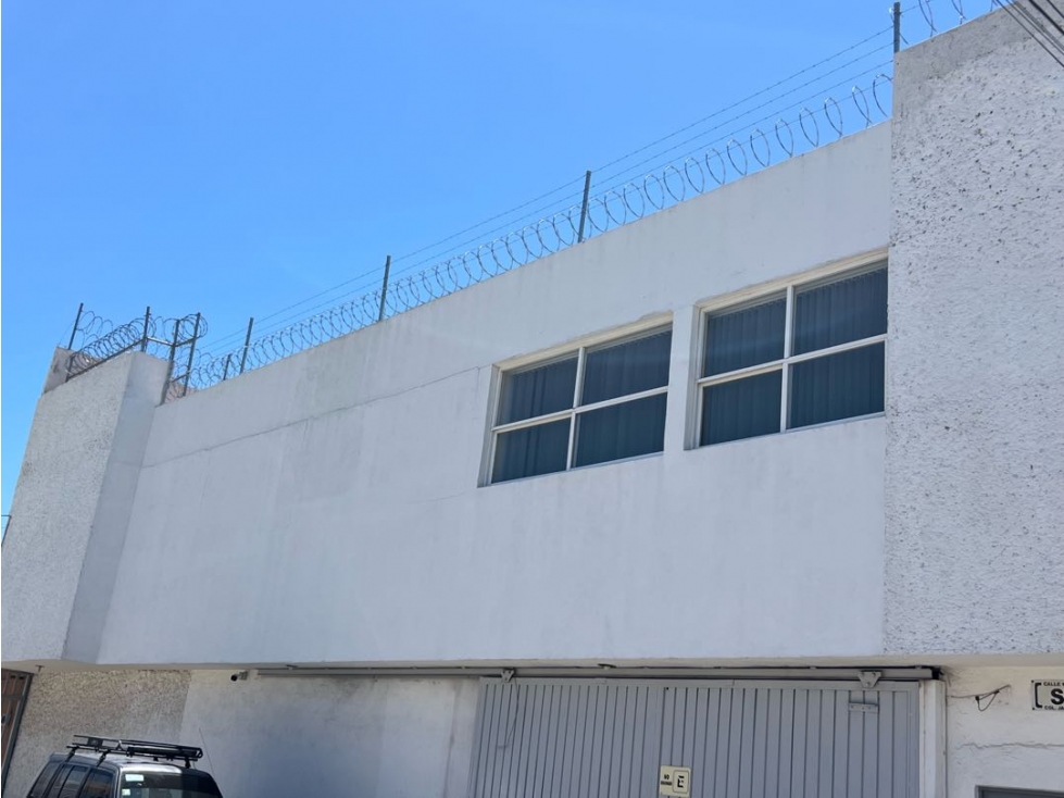 Venta de Bodega Céntrica con Oficinas 1,236 m² en Pachuca - 3