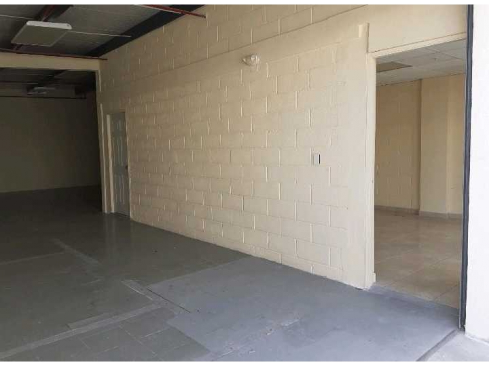 Venta de Bodega con oficina en Calidonia.Cod-J312 - 4