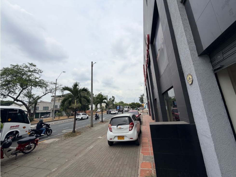 VENTA DE BODEGA CON OFICINAS EN CALI CENTRAL BARRIO LAS DELICIAS — foto 3