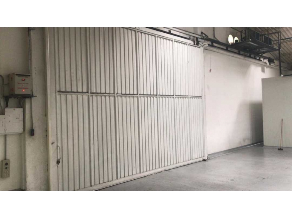 VENTA DE BODEGA EN ENVIGADO SECTOR LA PAZ - 6