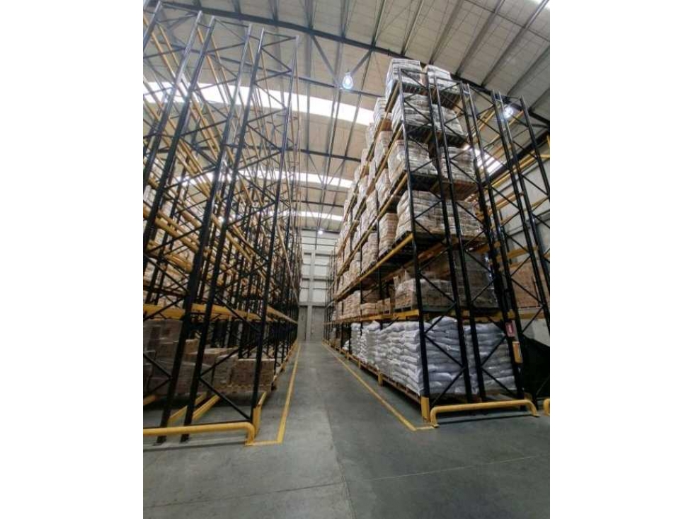 VENTA DE BODEGA EN GIRARDOTA. - 1