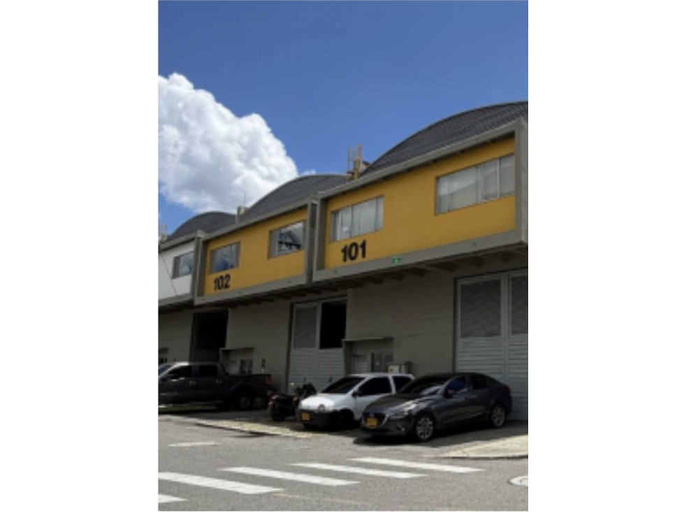 Venta de Bodega Industrial en Unidad Cerrada cerca al aeropuerto