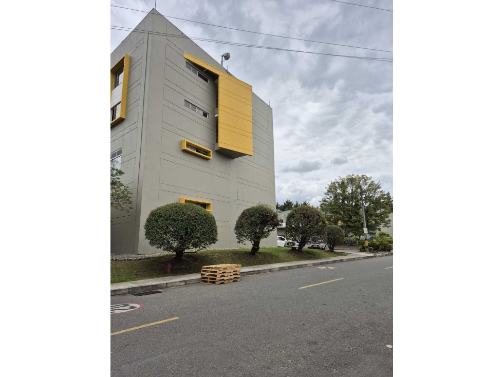 Venta de Bodega Industrial en Unidad Cerrada cerca al aeropuerto — foto 5