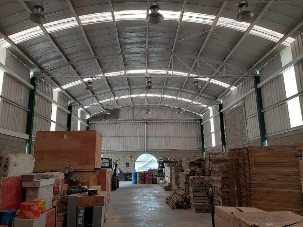 Venta de Bodega Industrial ubicada en la variante Aeropuerto Hipodromo - 2