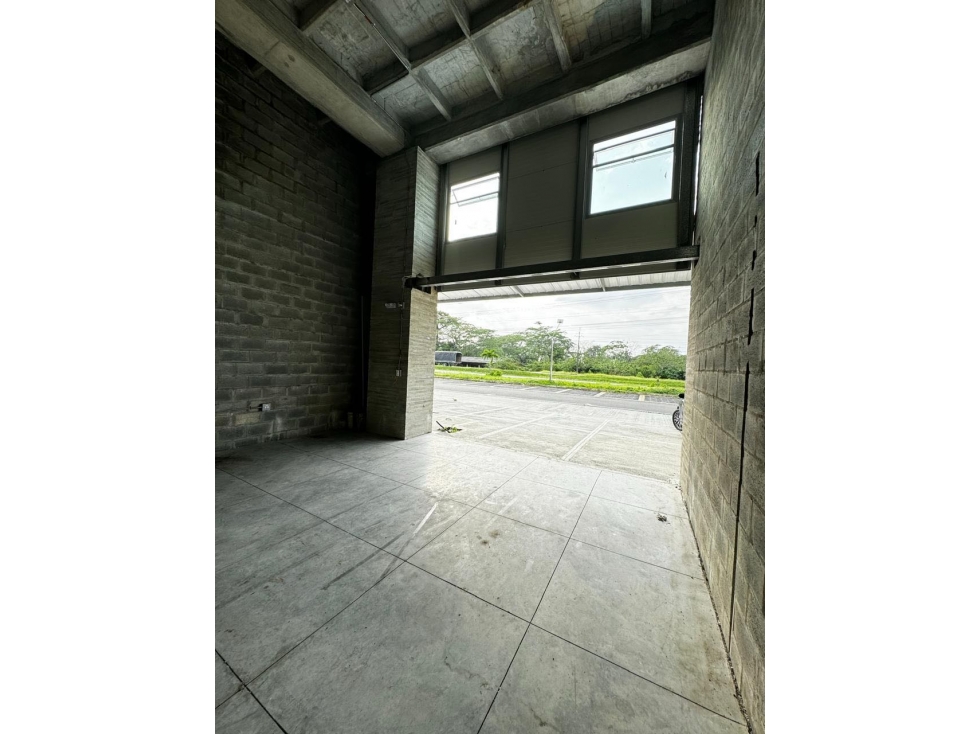 VENTA DE BODEGA O LOCAL EN APARTADO - 2
