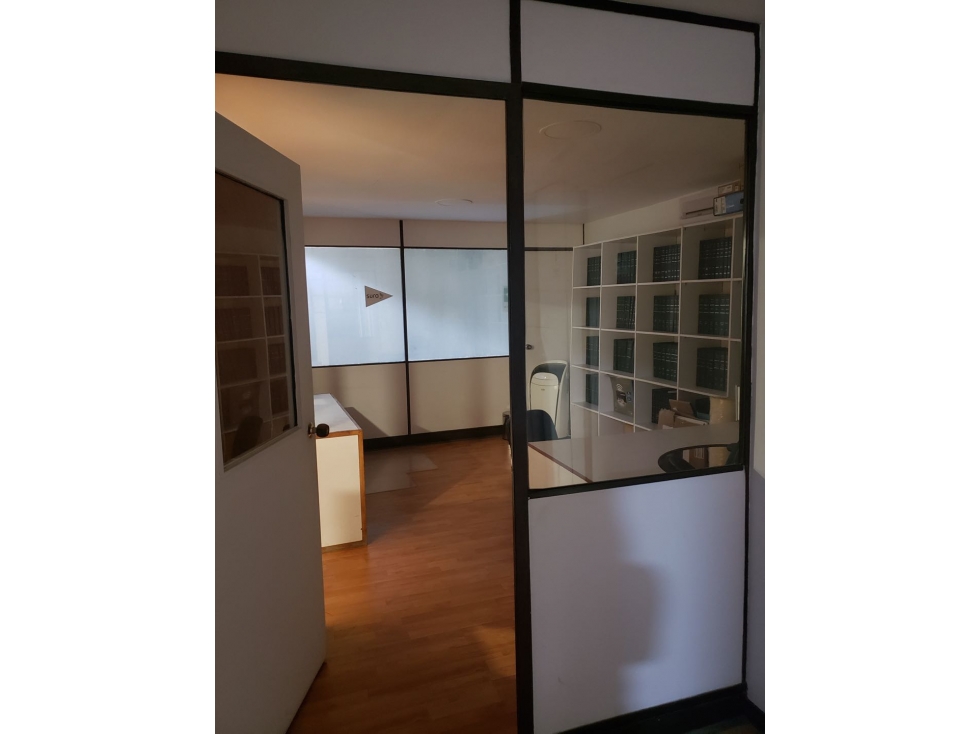 Venta de bodegas en Barrio Colombia Medellín (Calle de Triada) — foto 4