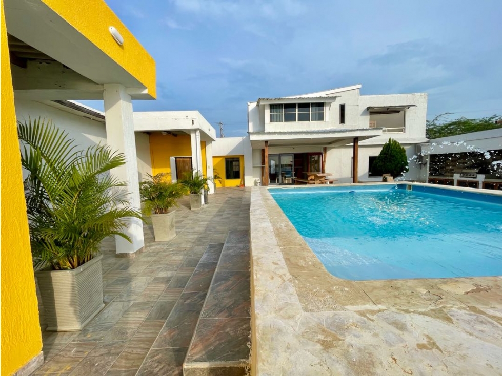 VENTA DE CABAÑA 5 ALCOBAS FRENTE A PLAYA DE GALERAZAMBA, BOLIVAR
