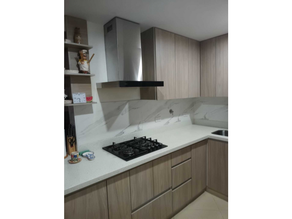 Venta de casa 160m2 Suramérica, La Estrella en unidad completa