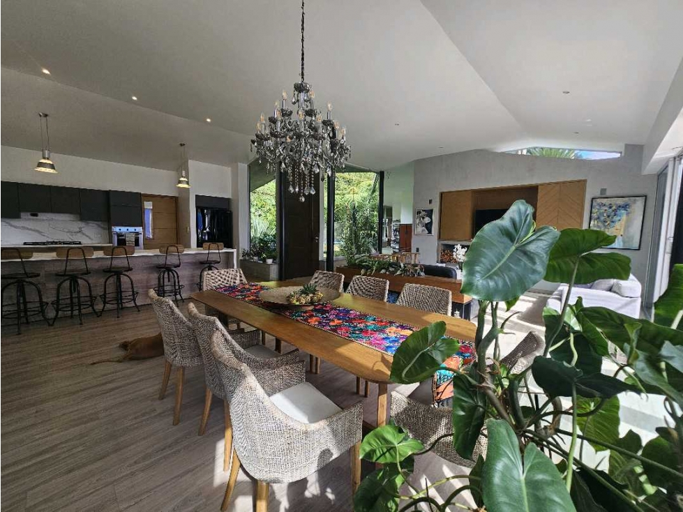 Venta de Casa 1 nivel con vista en Las Palmas, sector La Colegiatura