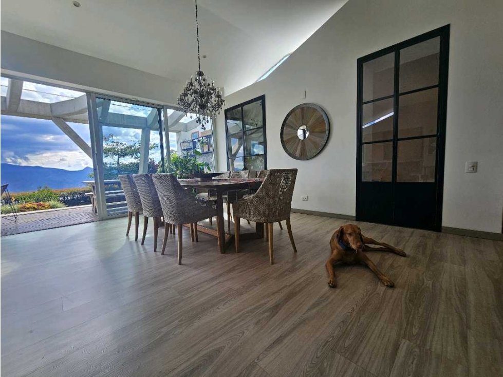 Venta de Casa 1 nivel con vista en Las Palmas, sector La Colegiatura — foto 2