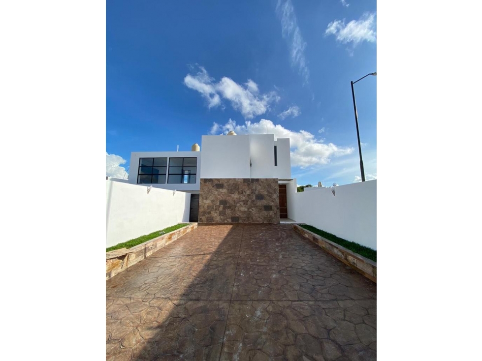 Venta Casa al Norte de Mérida con recámara PB Semiamueblada — foto 2