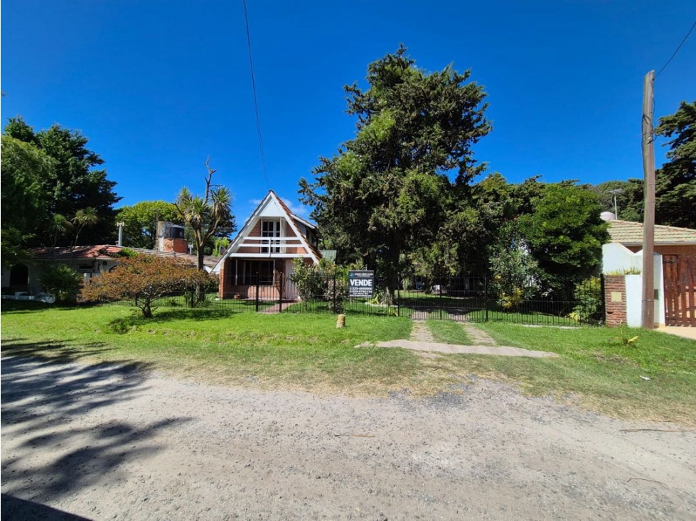 VENTA DE CASA ALPINA CON QUINCHO + DEPTO DE 2 AMB EN MAR CHIQUITA - 2