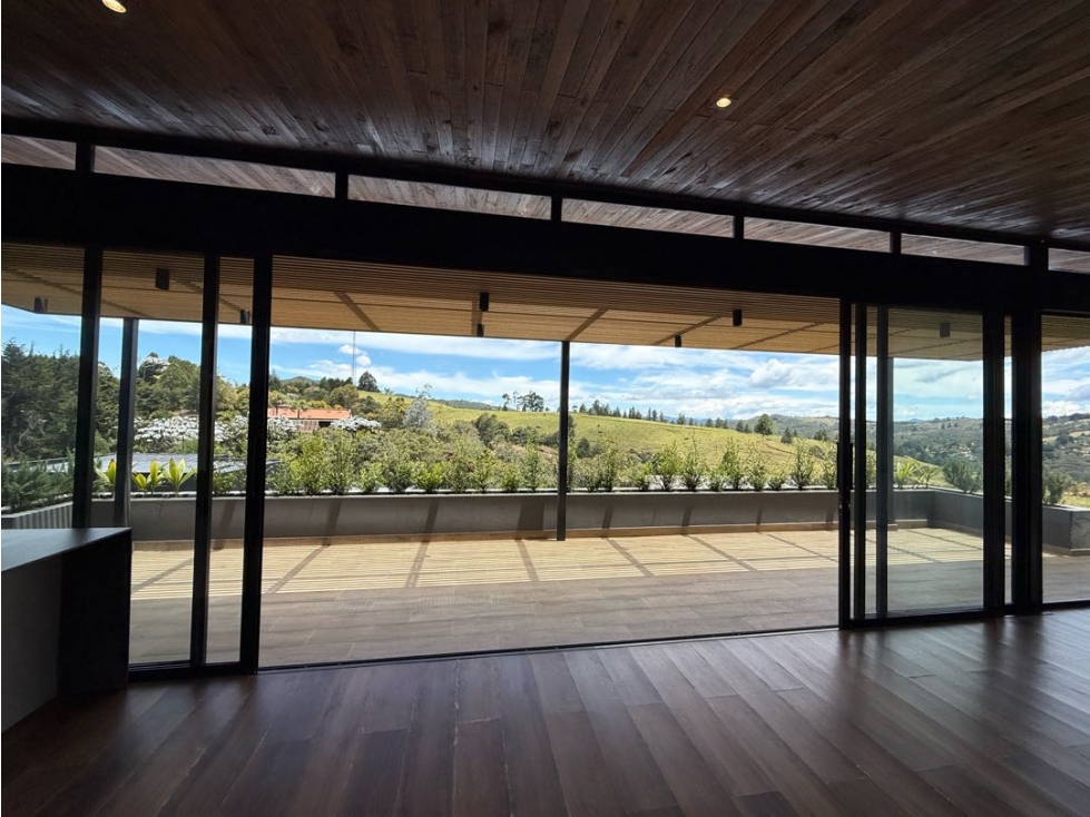 VENTA DE CASA ALTO DE LAS PALMAS DE UN SOLO NIVEL EN UN LOTE DE 1886m2 — foto 2