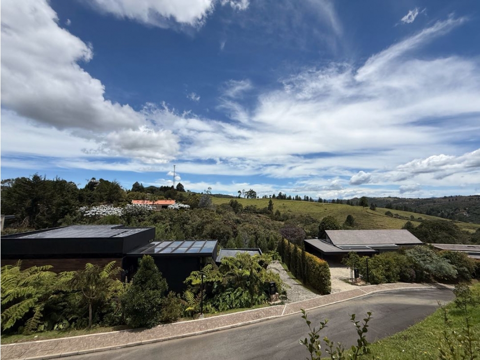 VENTA DE CASA ALTO DE LAS PALMAS DE UN SOLO NIVEL EN UN LOTE DE 1886m2 — foto 3