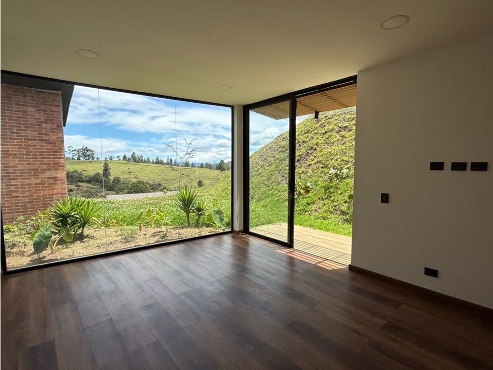 VENTA DE CASA ALTO DE LAS PALMAS DE UN SOLO NIVEL EN UN LOTE DE 1886m2 — foto 5