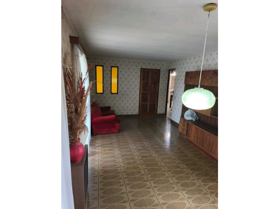 VENTA DE CASA AMPLIA EN B° SUPE SUR- GODOY CRUZ, MZA - 4