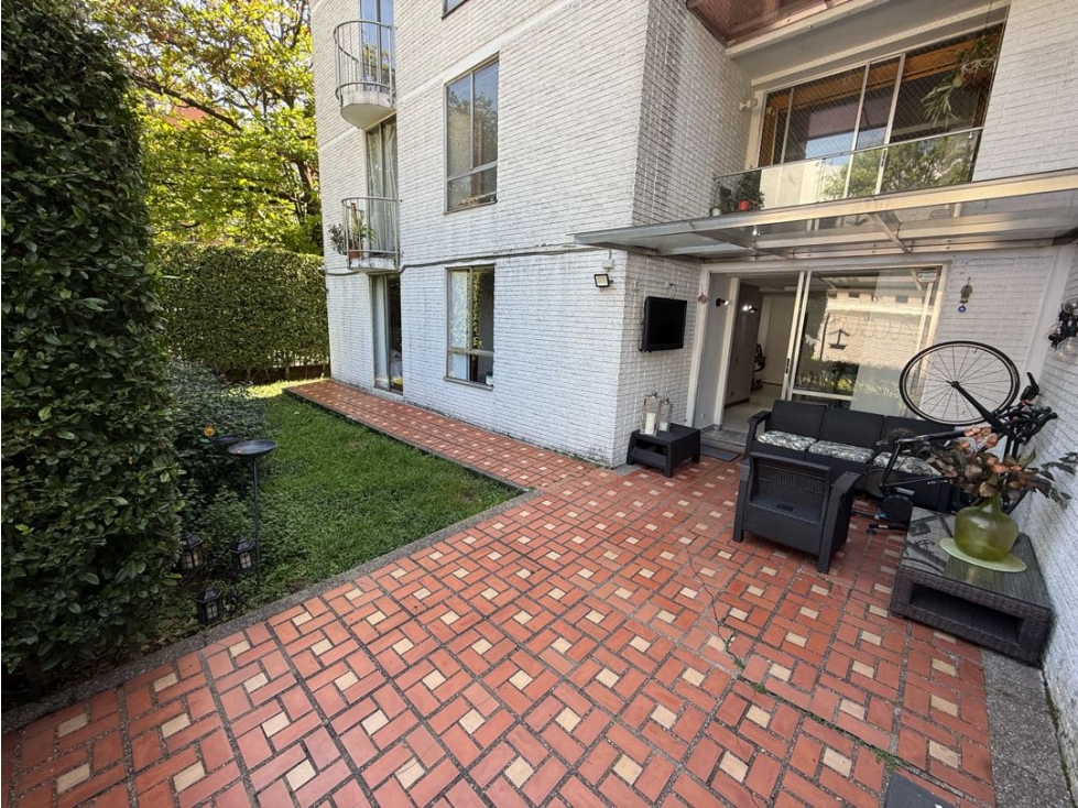 VENTA APARTAMENTO TIPO CASA CON TERRAZA Y JARDIN, PARTE PLANA POBLADO — foto 2