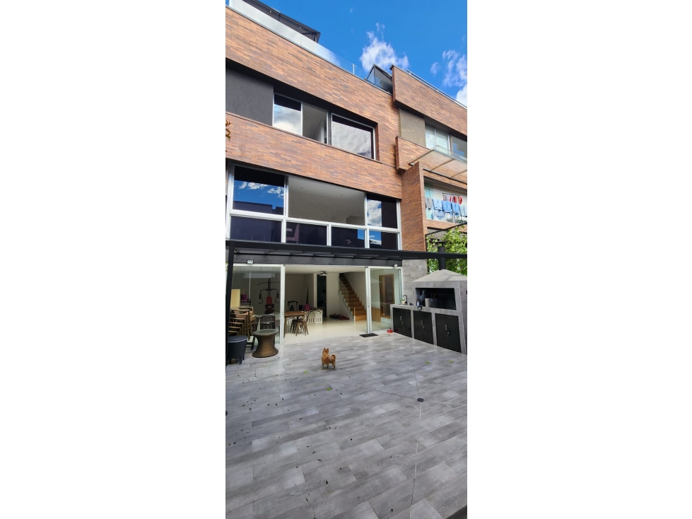 Venta de casa arrendada en Loma del Chocho, Envigado