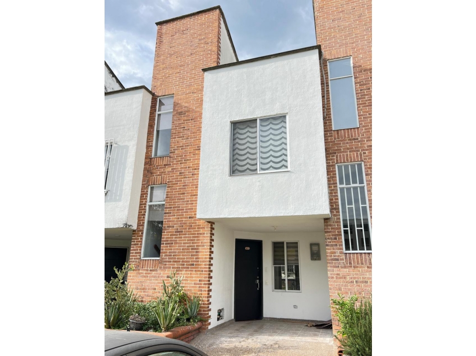 VENTA DE CASA BELMONTE PEREIRA