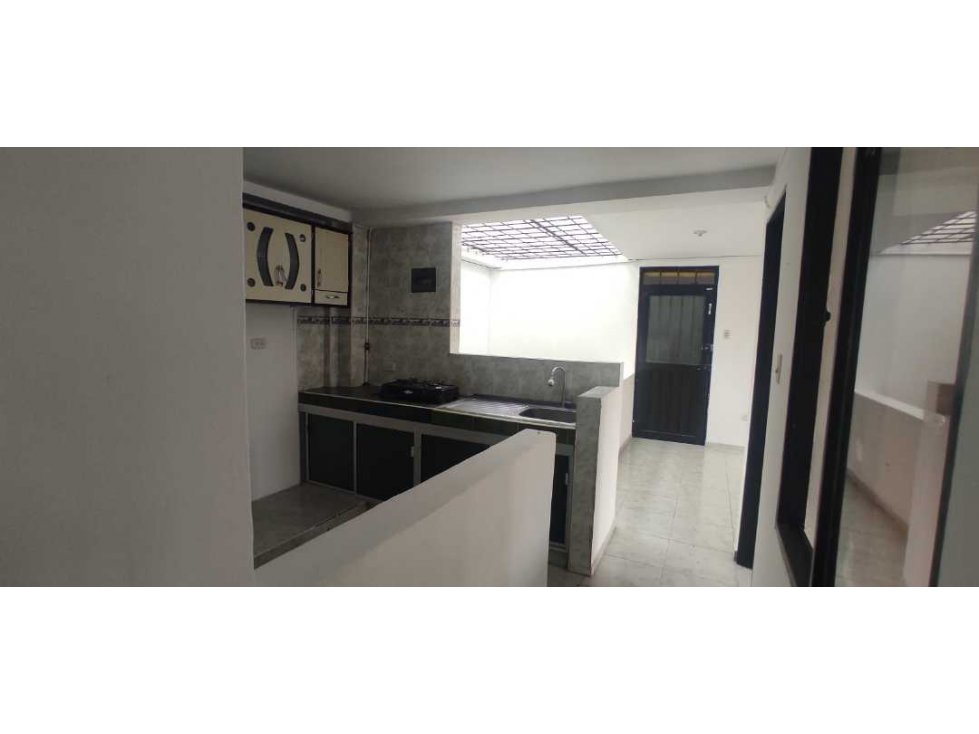 VENTA DE CASA BI FAMILIAR, BRINDA 6 RENTAS, CENTRO DE PEREIRA.