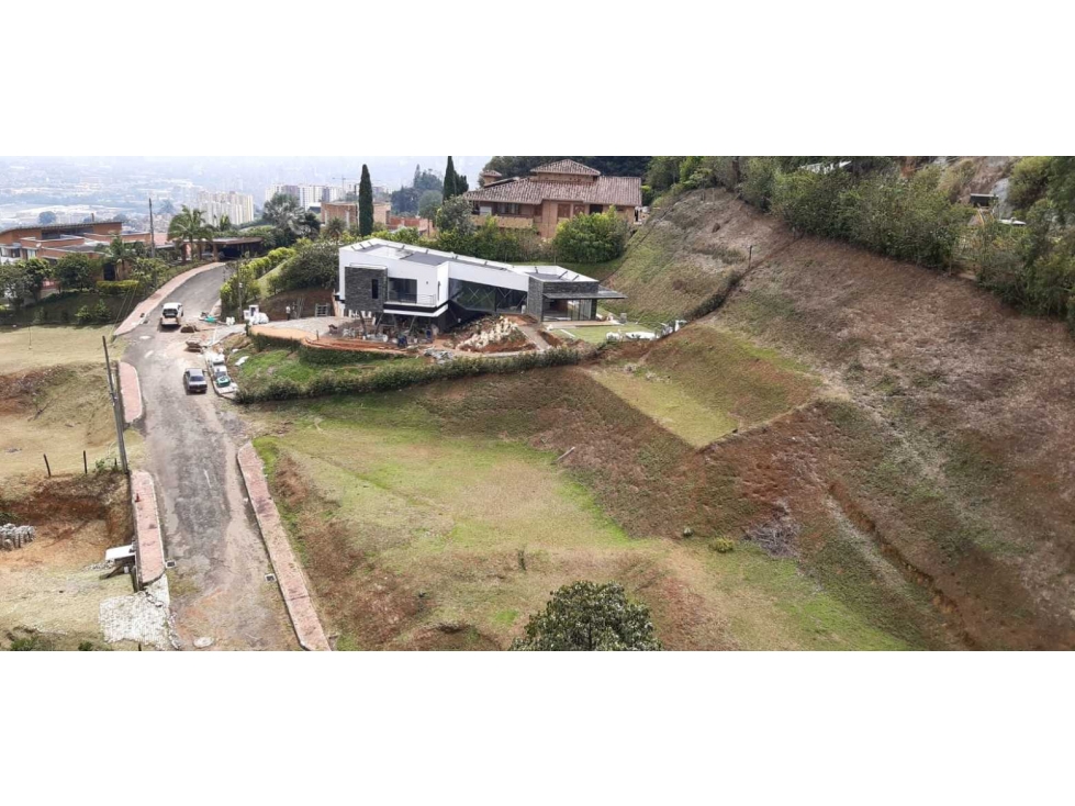 Venta de casa campestre, 611m2, María Auxiliadora, Sabaneta