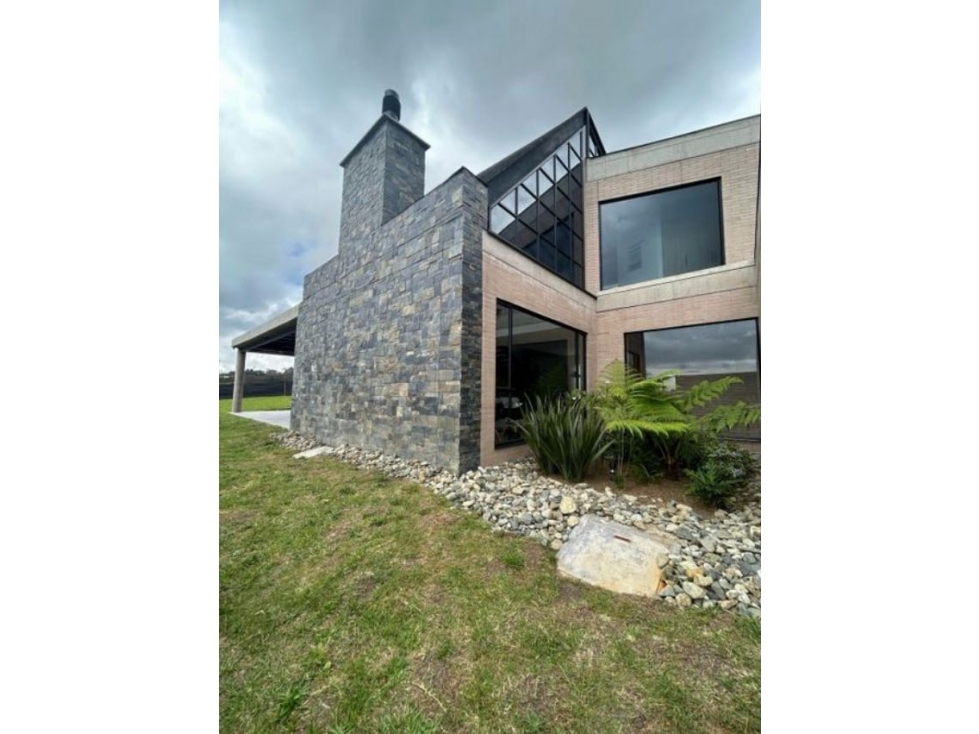 Venta de casa campestre alto de las palmas envigado unidad cerrada