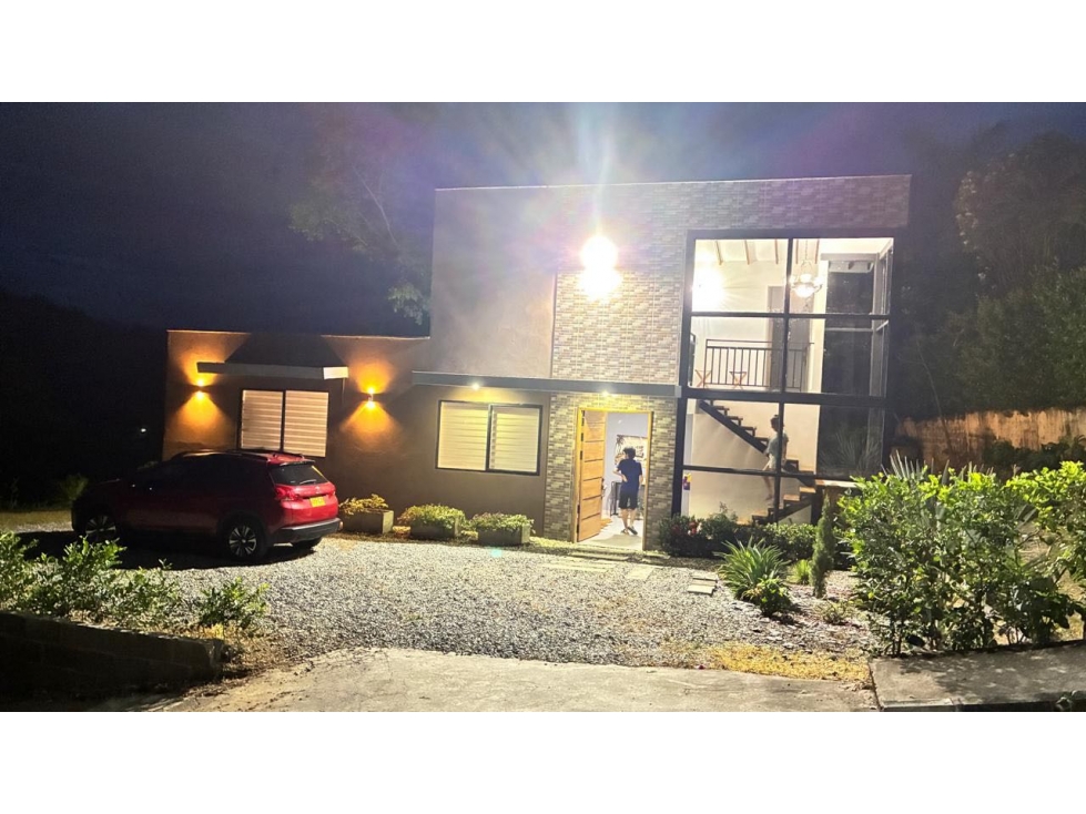 Venta de casa campestre amoblada en Sopetran