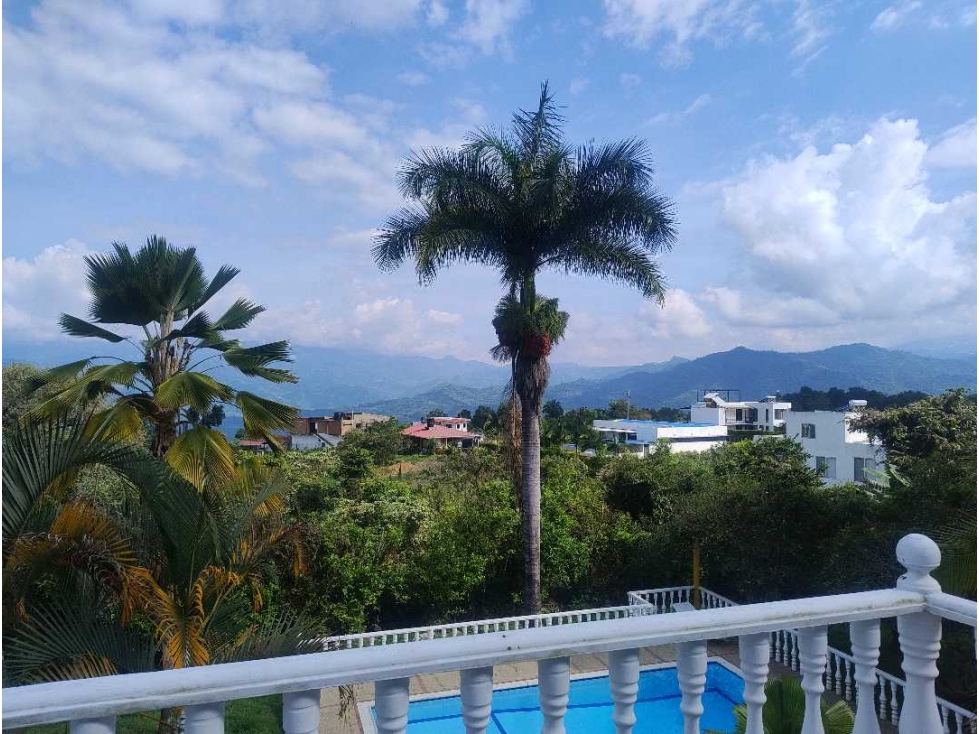 Venta de Casa Campestre con Piscina Privada en La Mesa Cundi — foto 3