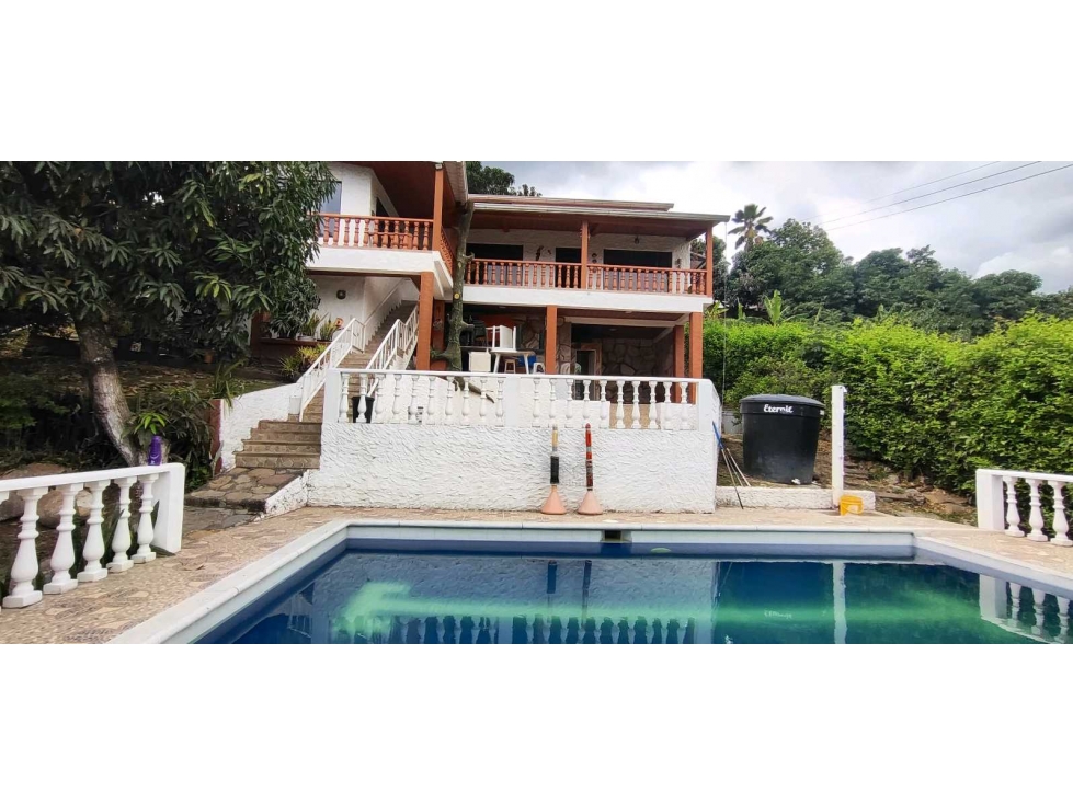 Venta de casa campestre de 2300 M2 en 1300 mill en San Joaquín La Mesa