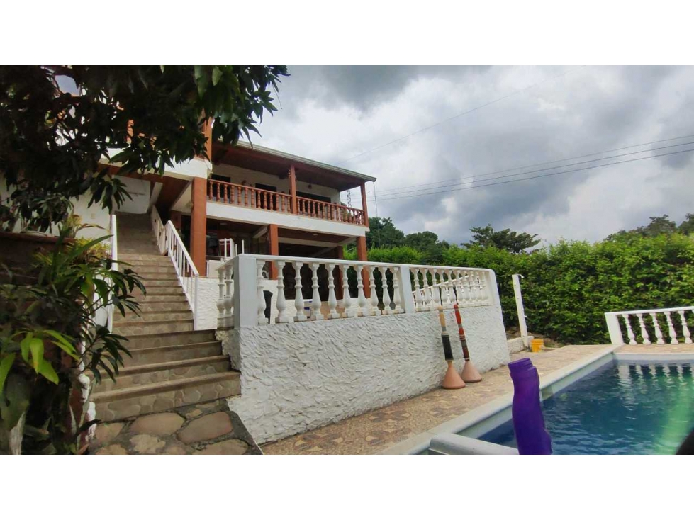 Venta de casa campestre de 2300 M2 en 1300 mill en San Joaquín La Mesa — foto 3