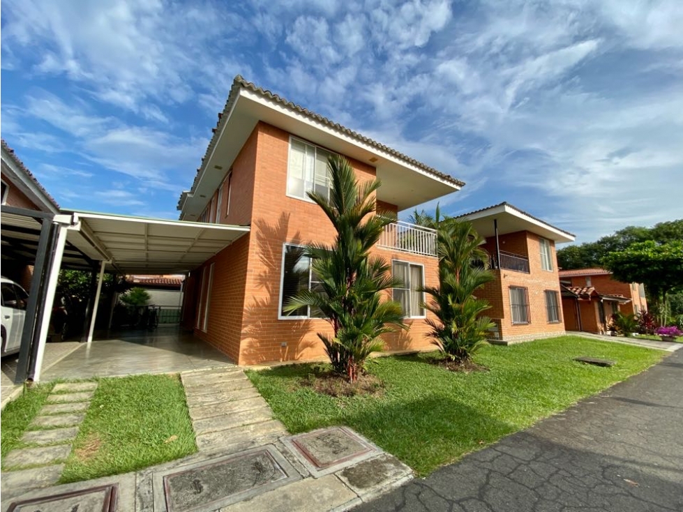 VENTA DE CASA CAMPESTRE DE DOS NIVELES EN EL CASTILLO JAMUNDÍ - 1