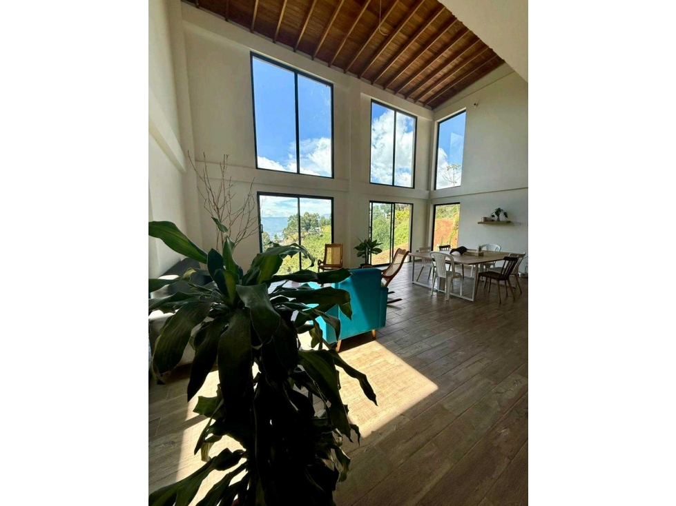 Venta de casa campestre de dos niveles en Belén Jardín (Guayacanes) — foto 2