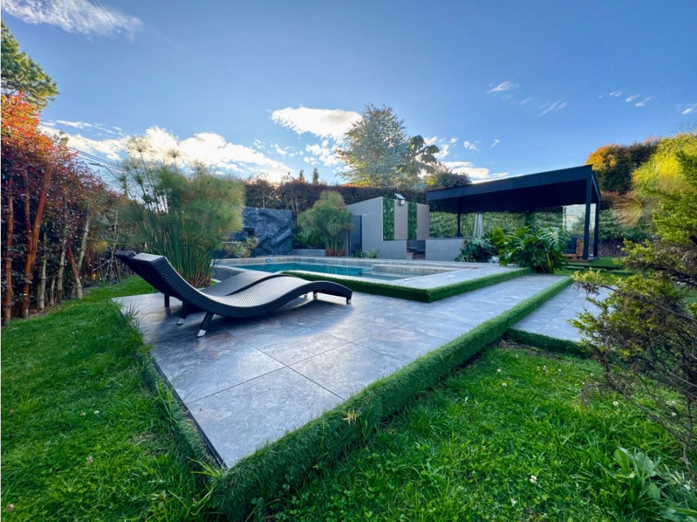 Venta de Casa Campestre de Lujo en Alto de Las Palmas, Medellín — foto 2