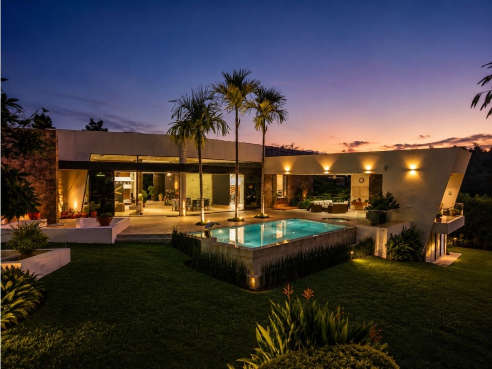 Venta de Casa Campestre de Lujo en Cerritos Pereira