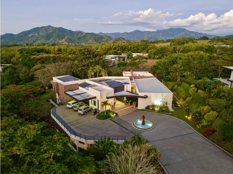 Venta de Casa Campestre de Lujo en Cerritos Pereira — foto 2