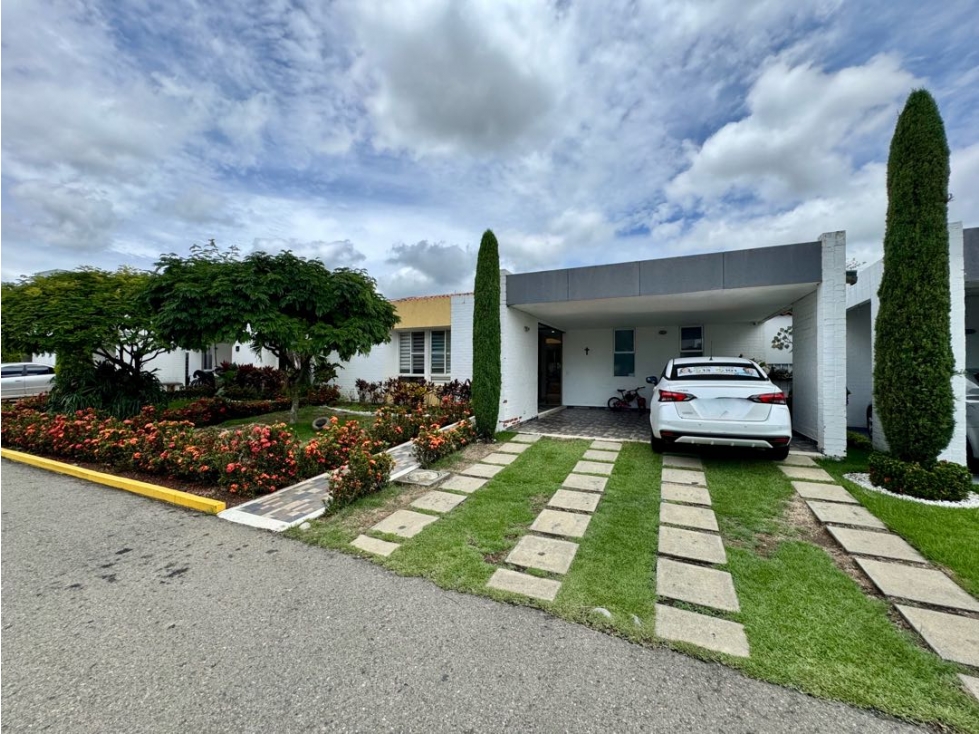 Venta de Casa Campestre de un nivel en El Castillo Jamundí
