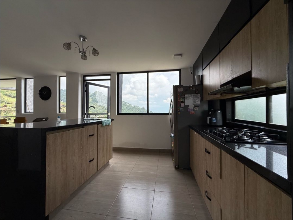 Venta de casa campestre en Alto Jardín, Belén — foto 2